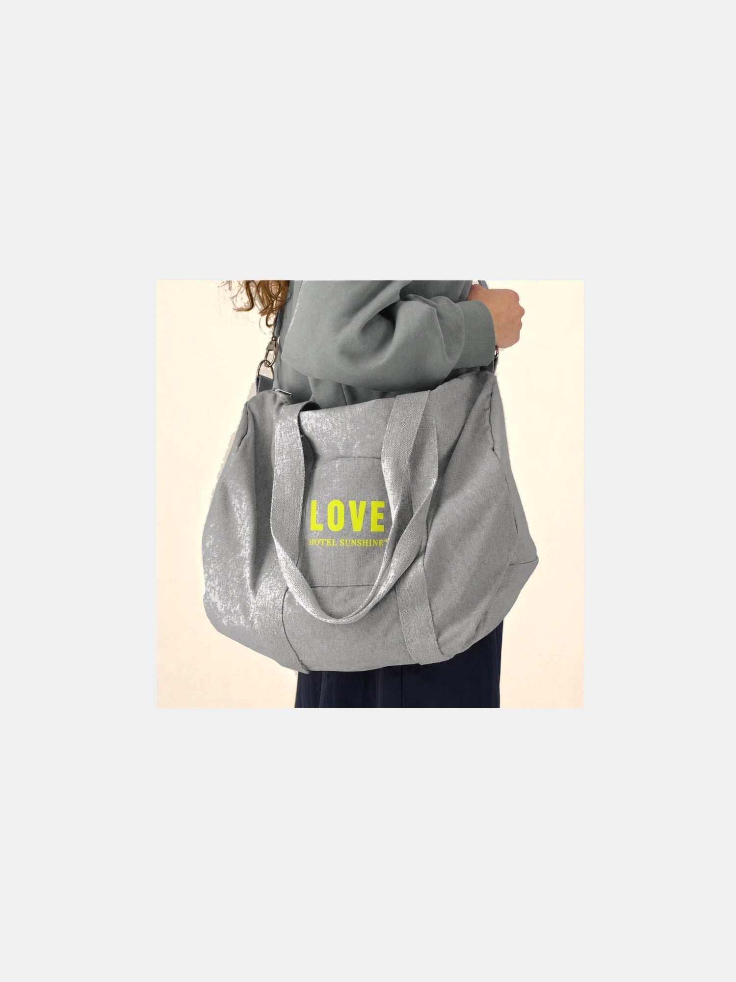 Love Duffle Bag Grey 3